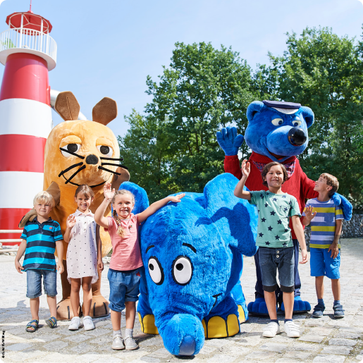 Ravensburger Spieleland_Maskottchen und Kinder